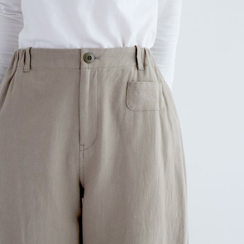 ロンヌチノパンツ