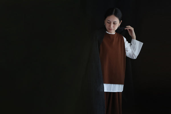 新品　ポプリ　定価¥3万3000円　コート　黒リネン 新品 ポプリ 定価¥3万3000円 コート 黒リネン フォートゥー